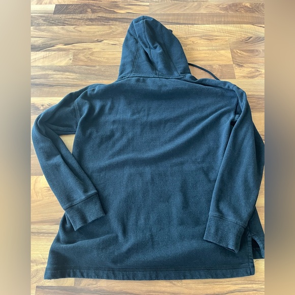 Under Armour Scheels Women’s cold gear hoodie size small - Picture 3 of 3